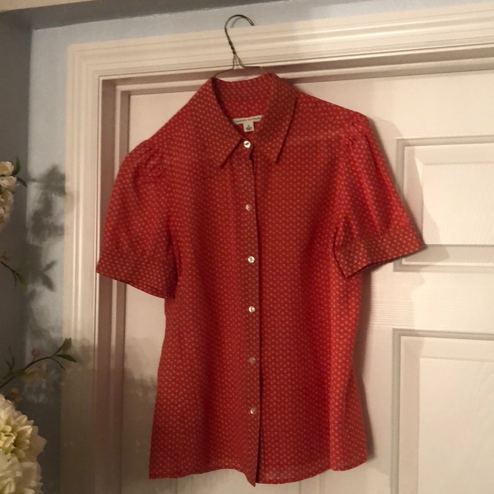 Banana Republic silk and cotton lightweight blouse. Classic.